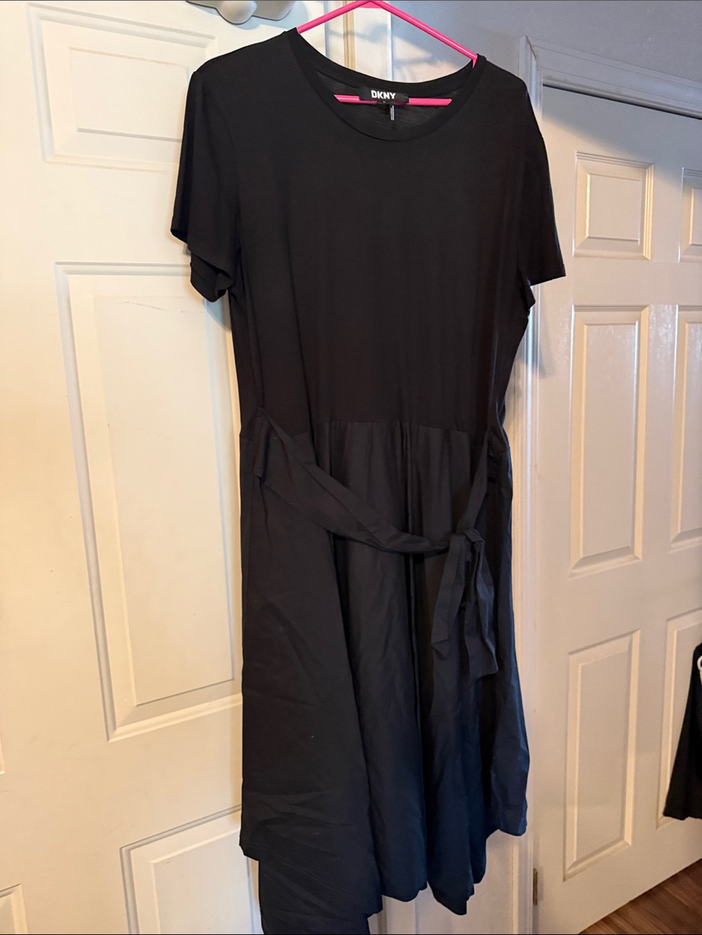DKNY Black Short-Sleeve Midi Dress with Tie Waist